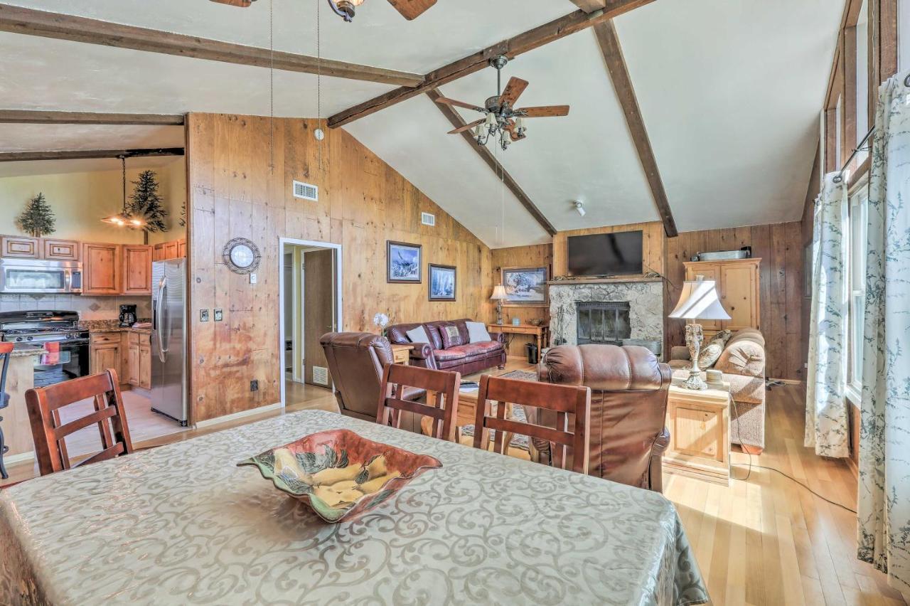Flagstaff Townhome - Walk To Country Club And Pools! المظهر الخارجي الصورة