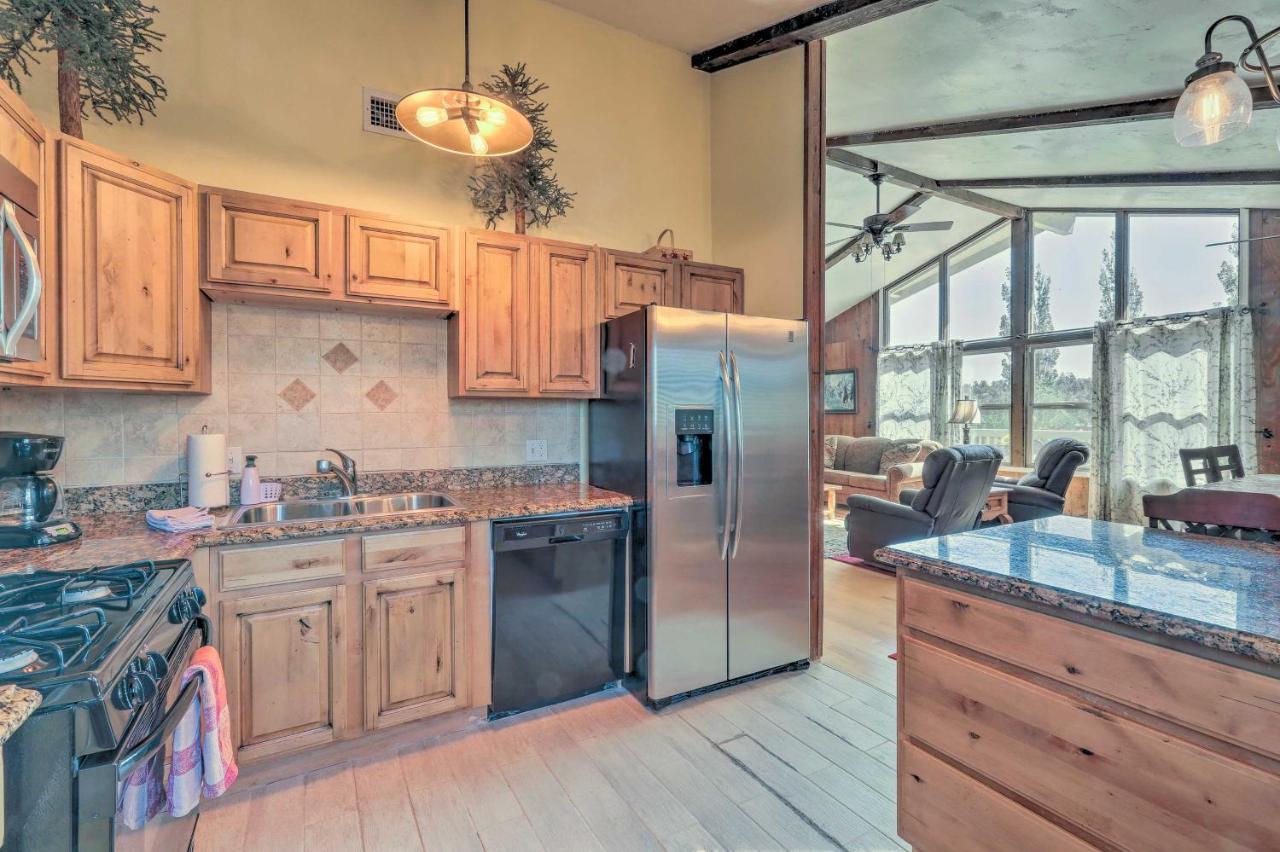 Flagstaff Townhome - Walk To Country Club And Pools! المظهر الخارجي الصورة