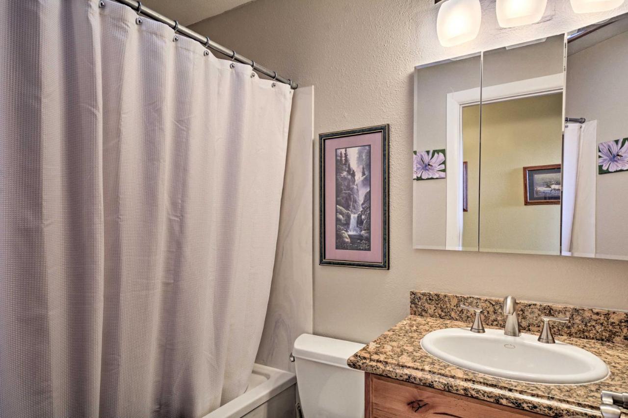 Flagstaff Townhome - Walk To Country Club And Pools! المظهر الخارجي الصورة